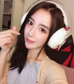 花椒美女主播馨宝,魅力四溢，人气爆棚的直播传奇